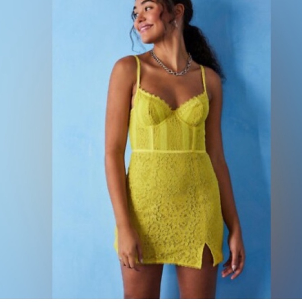 Urban Outfitters Layla Lace Corset Mini Dress in Yellow, size S.